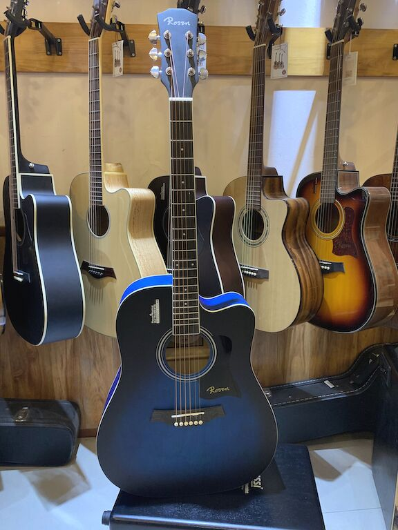 đàn guitar giá bao nhiêu 3