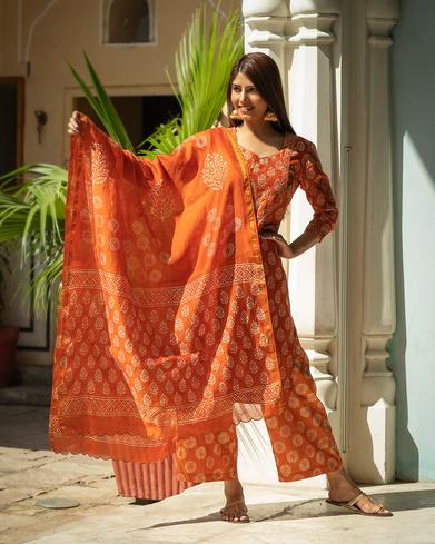 10 Fabulous Rakhi Outfits to Enhance Your Raksha Bandhan Celebration