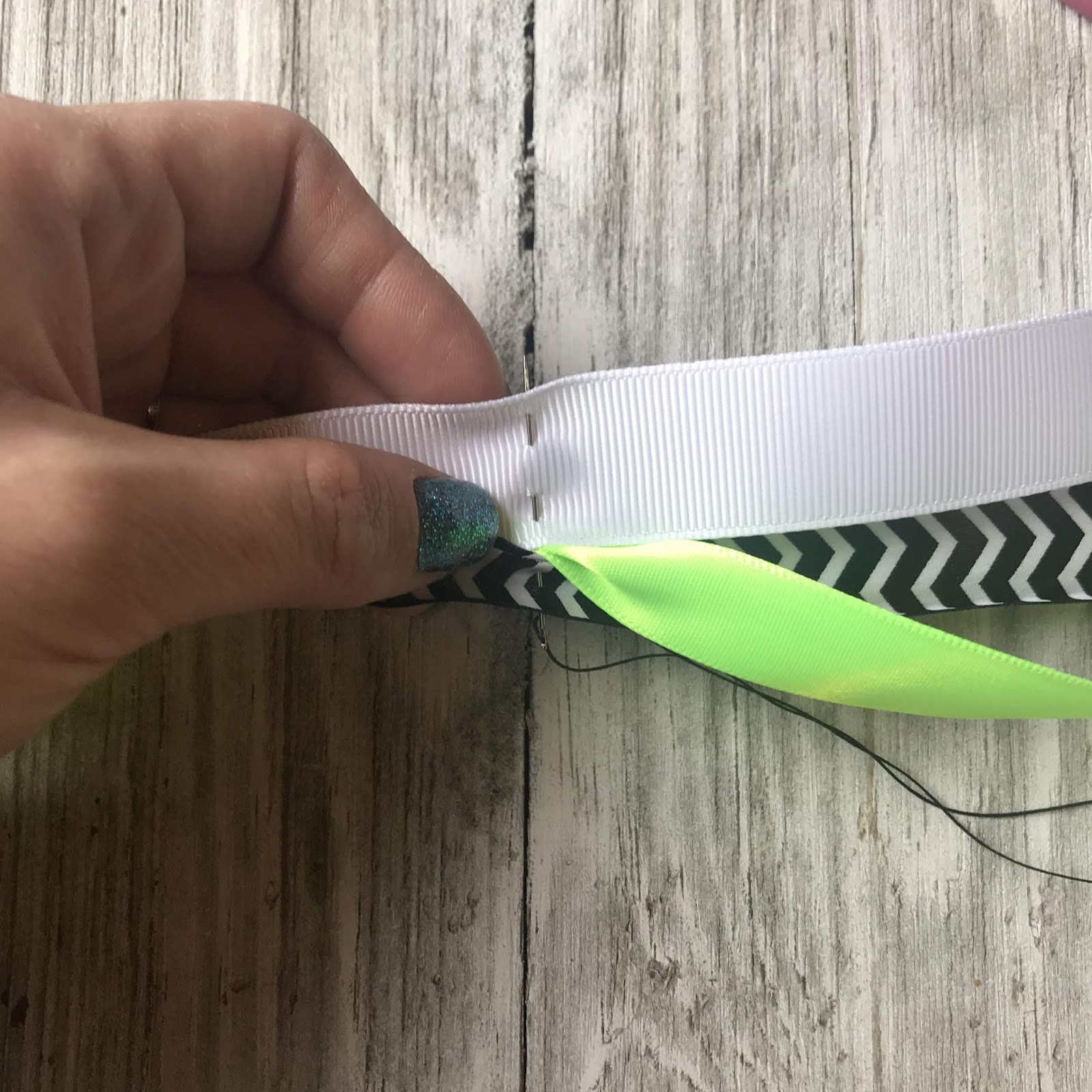 How to Make Sports Team Ponytail Bows