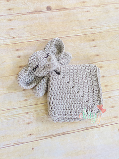 Any crochet lovers out there obsessed with the new Knotted Lovey