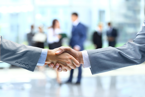 Hợp tác là một trong hai yếu tố tạo nên nguyên tắc cơ bản trong kinh doanh