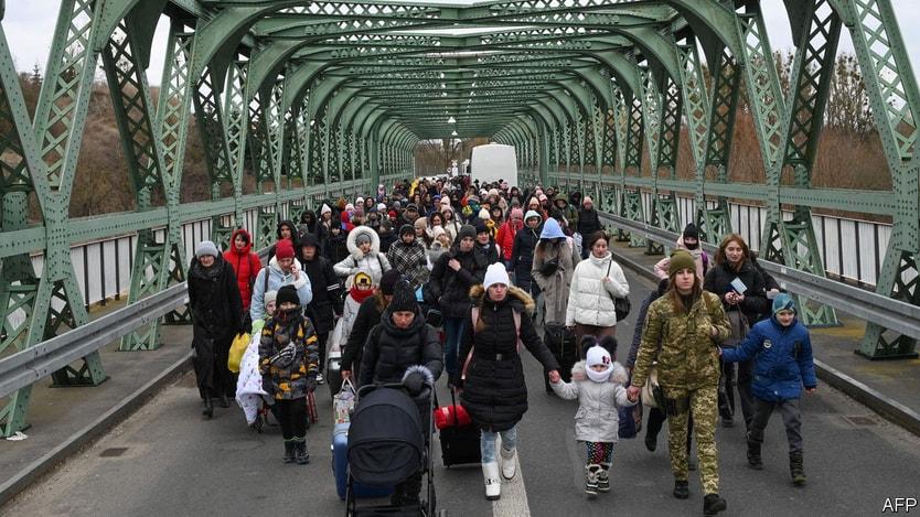 Cuộc chiến làm trầm trọng các vấn đề nhân khẩu học của Ukraine (The Economist)