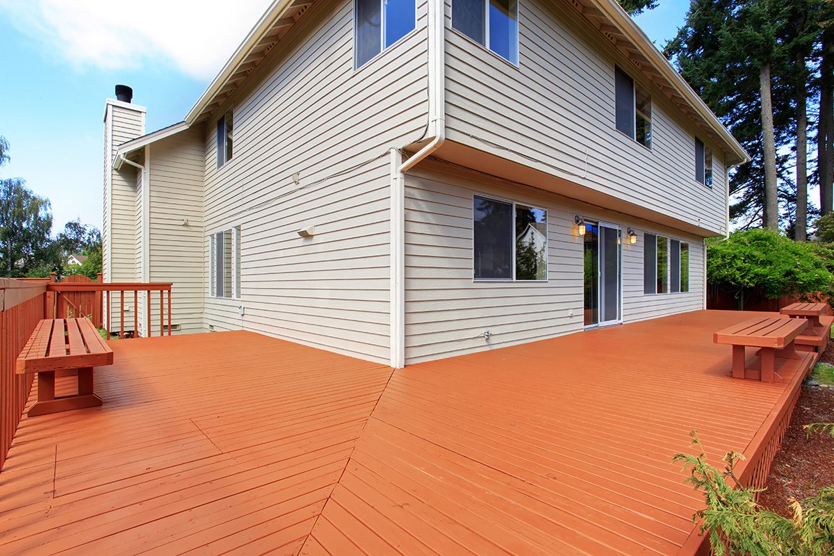 Deck Colour in Vibrant Red and Orange