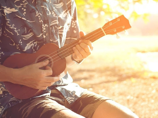 guitar-ukulele-4