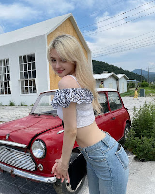 Image of Elina Karimova, latest photos of Elina Karimova, latest image of Elina Karimova,video of Elina Karimova.