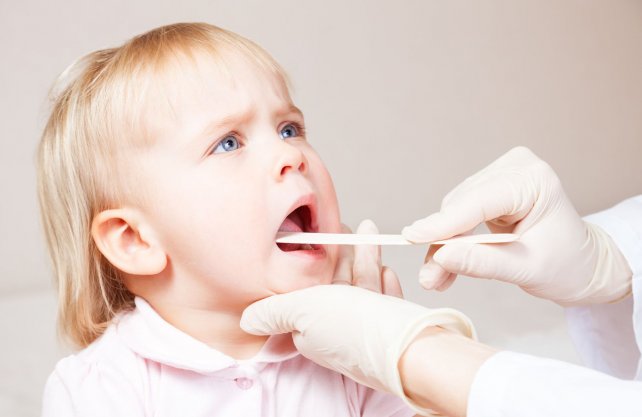 Roșu în gât la copii: Cauze. Simptome. Tratament