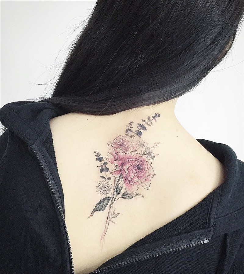 ลายสักเส้นสวยสี