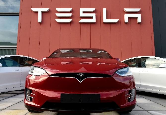 Tesla cuadriplica su beneficio en otro trimeste de récord | Motor