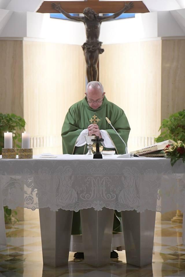 Đức Thánh Cha giảng Lễ: ‘Sự xấu hổ thánh thiện vượt qua cám dỗ tham vọng’