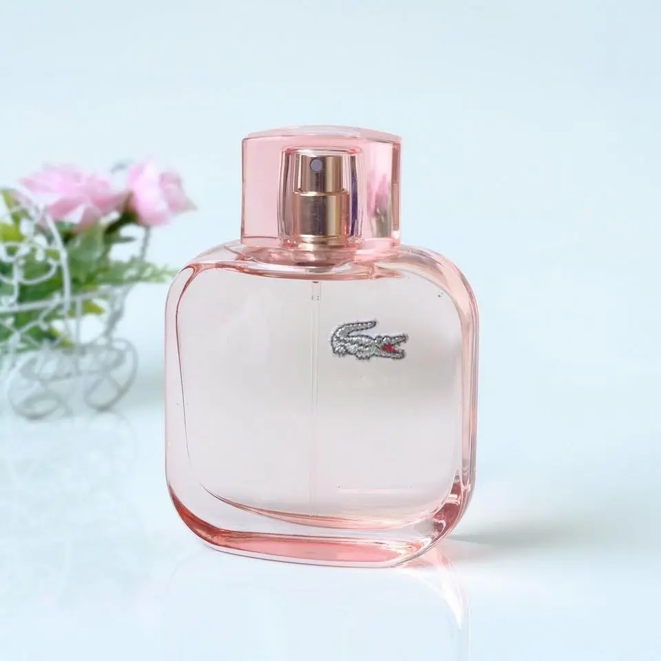 Pour Elle Sparkling với gam màu hồng trong trẻo tựa tính cách hồn nhiên của cô gái trẻ trung