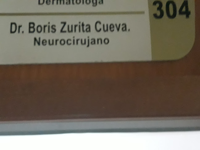 Dr. Boris Zurita Cueva. - Cirujano plástico