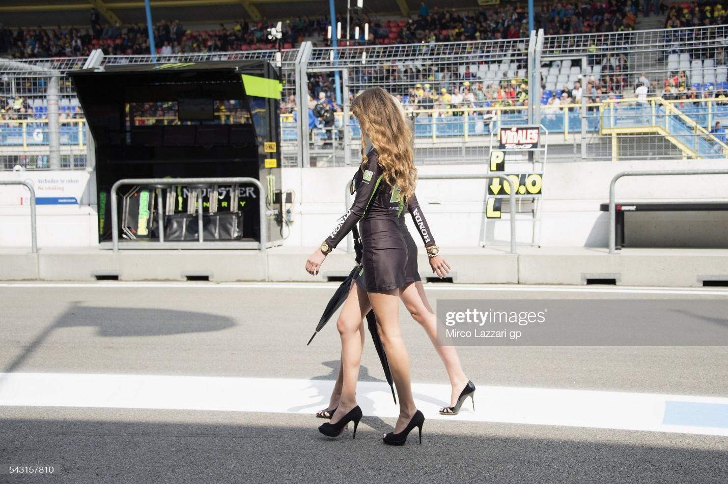 D:\Documenti\posts\posts\Women and motorsport\foto\Getty e altre\the-francesco-bagnaia-of-italy-and-aspar-team-moto3-walk-in-pit-the-picture-id543157810.jpg