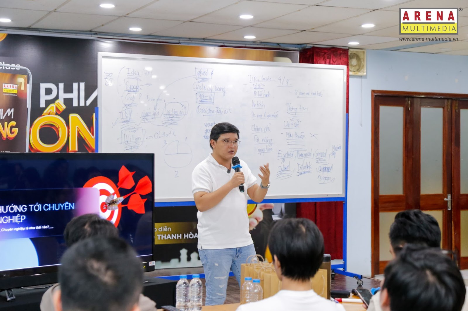 Hơn 100 bạn trẻ học cách “Làm phim 0 đồng” từ A đến Z cùng Đạo diễn Võ Thanh Hòa