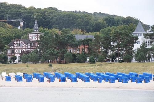 http://backup-mw-xp.de/images/Ruegen2013/strandkoerbebinz.jpg