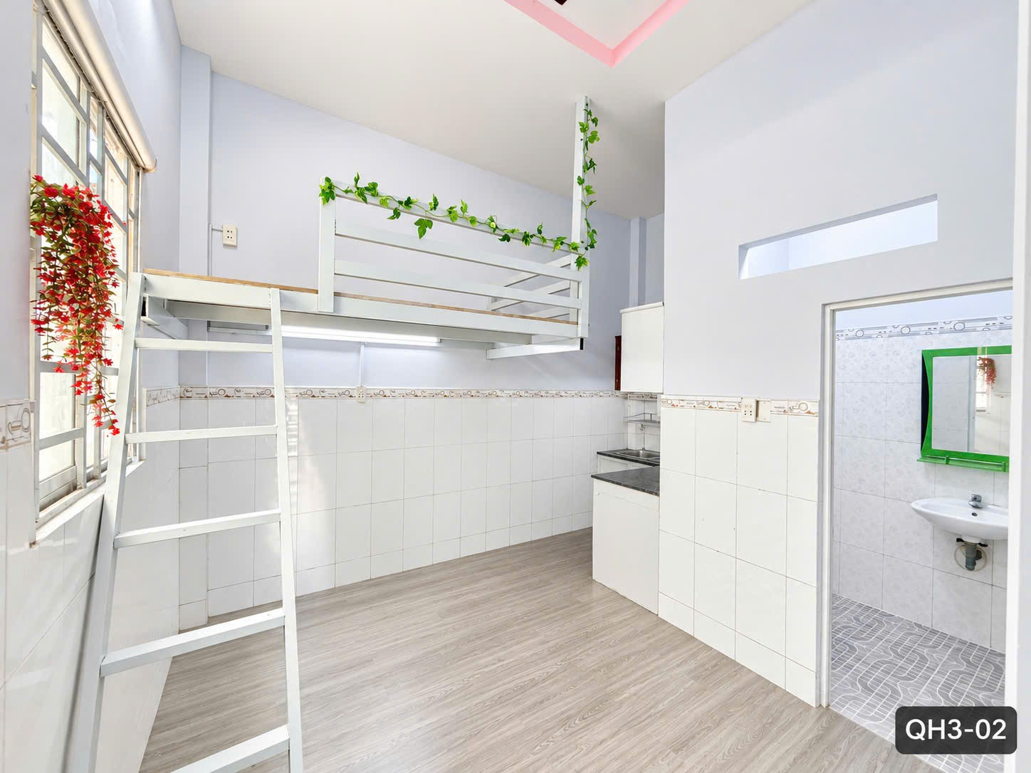 PHÒNG GÁC TRỆT GIÁ RẺ ĐI BỘ QUA SIÊU THỊ EMART
