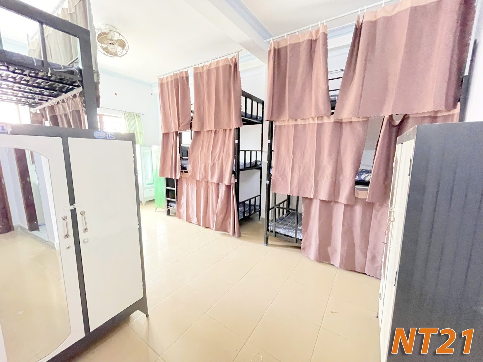 🔥 KTX 8 NGƯỜI – MÁY LẠNH – WC TRONG PHÒNG