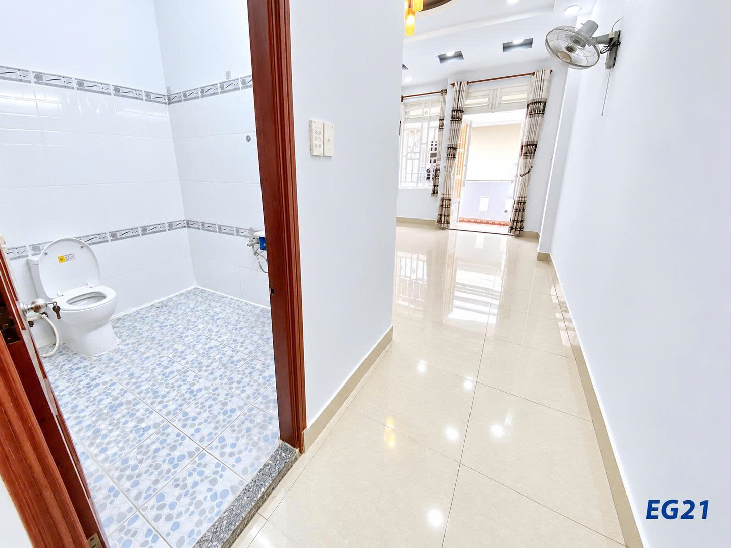 STUDIO BAN CÔNG SIÊU RỘNG RÃI
