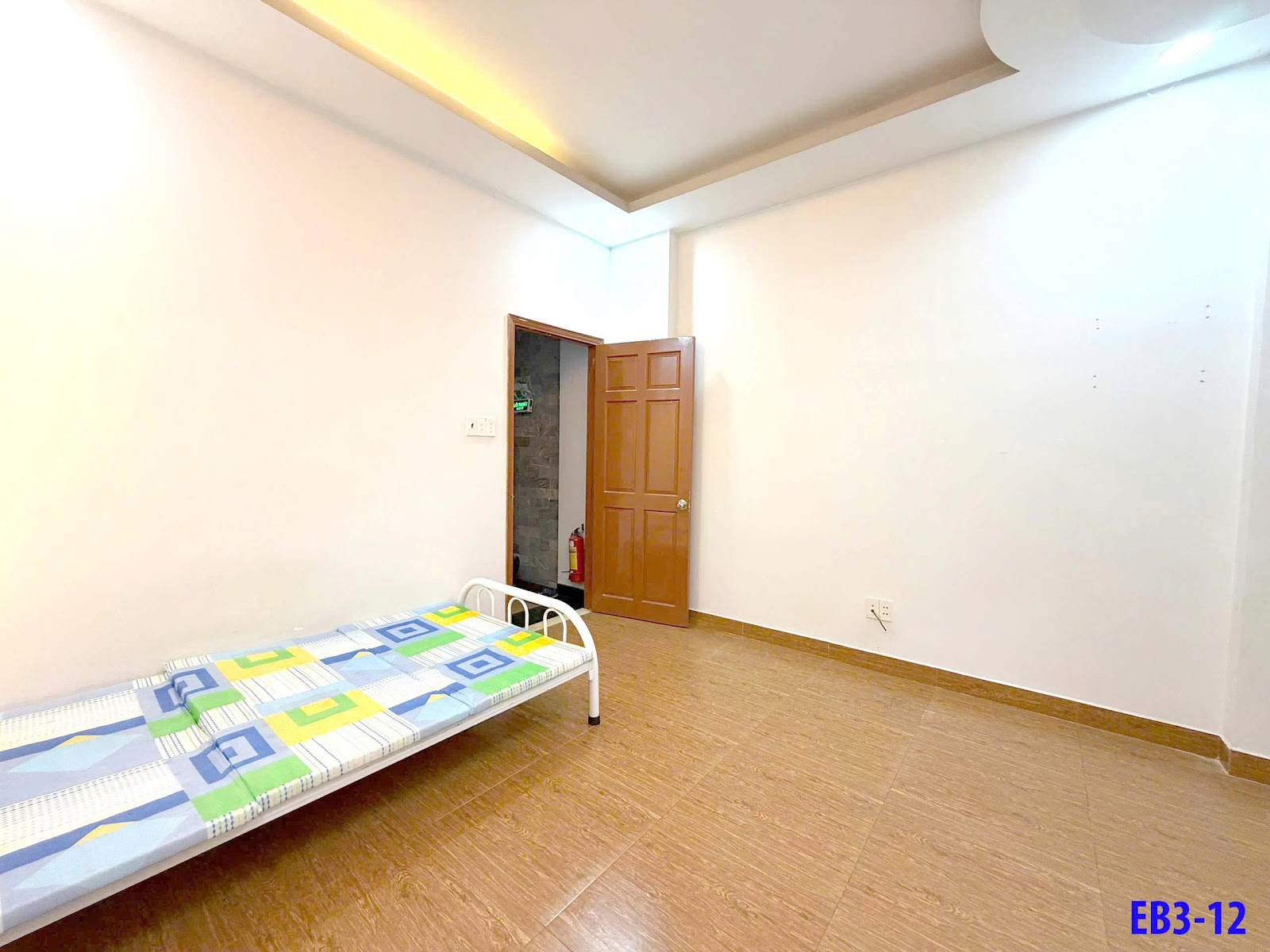 STUDIO BAN CÔNG - MÁY LẠNH NGAY QUANG TRUNG