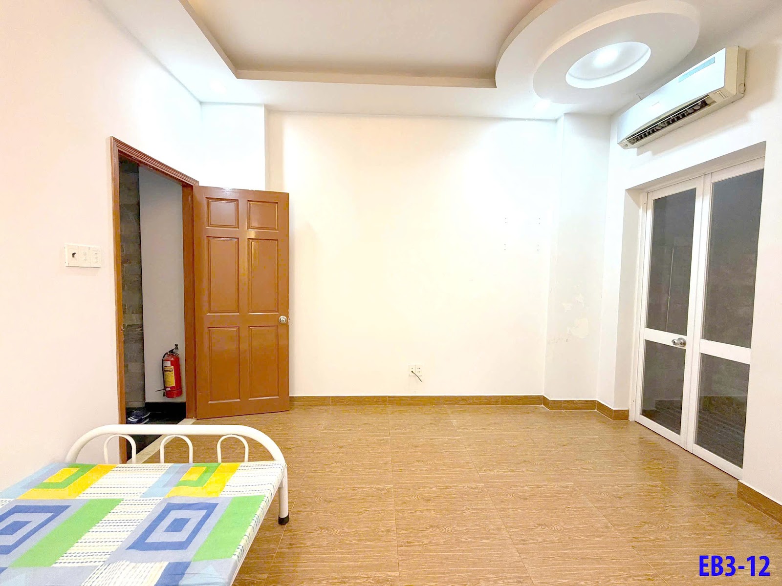 STUDIO BAN CÔNG - MÁY LẠNH NGAY QUANG TRUNG