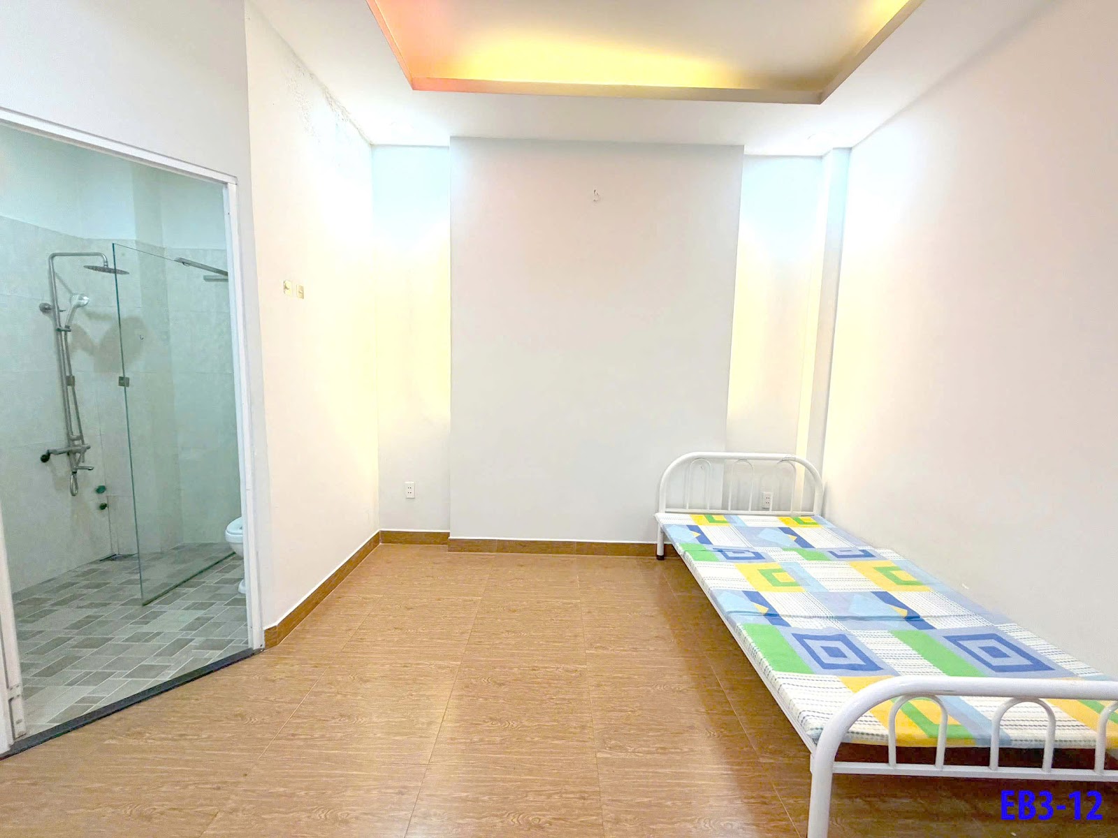 STUDIO BAN CÔNG - MÁY LẠNH NGAY QUANG TRUNG