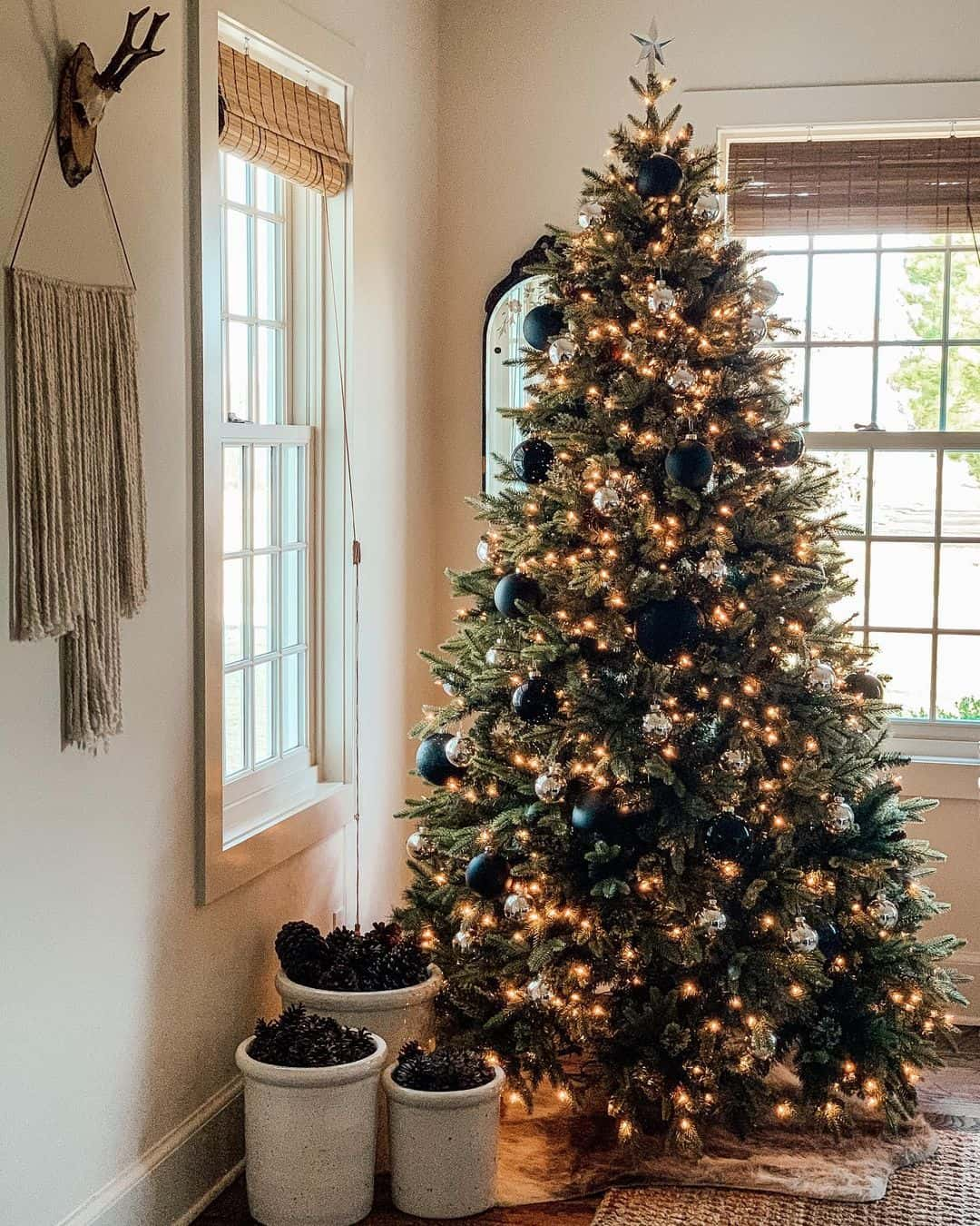Top 70+ Black Christmas Tree Decorations Ideas that Light Up Your Home –  Loveable