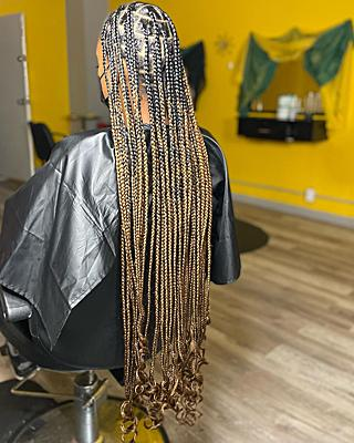 25 Trendy Bohemian Knotless Braids of 2024 - Womanly & Modern