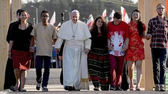 El Papa, a los jóvenes por la JMJ: «¡Levántate! No puedes quedarte  tirado... una misión te espera» - ReL