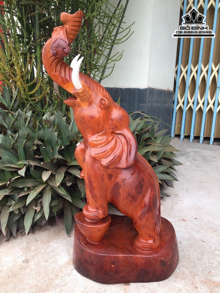Tượng Voi Gỗ Hương Vệt