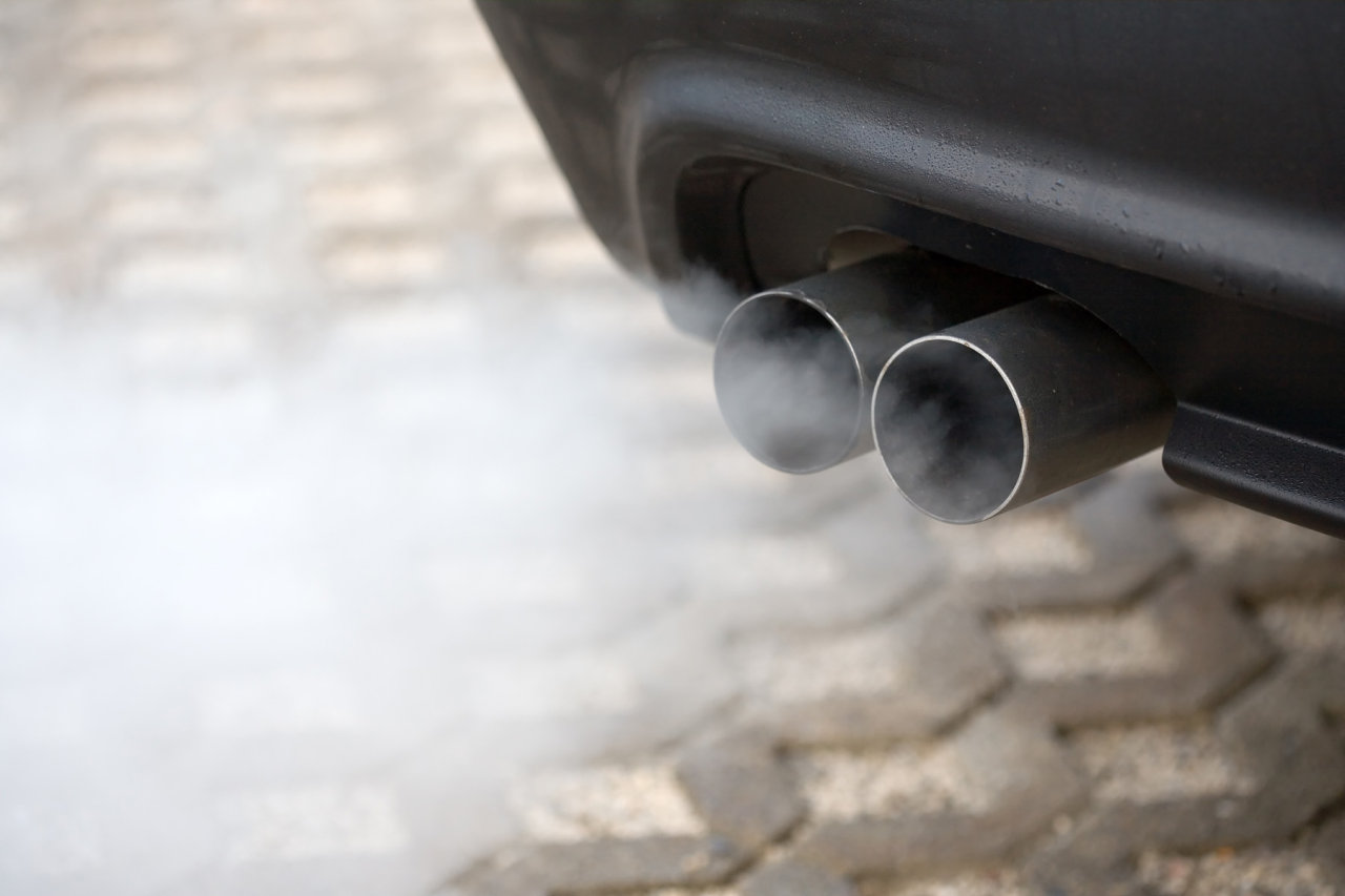выхлопные газы автомобиля загрязняют окружающую среду 