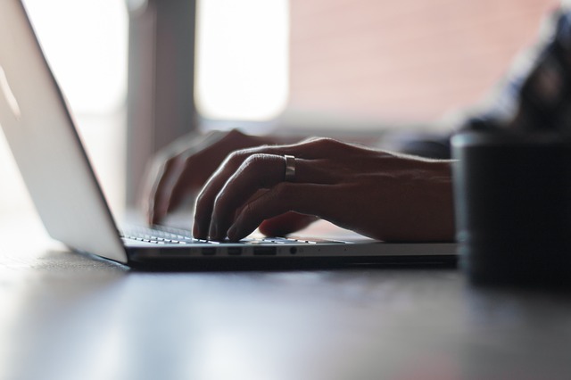typing-690856_640 (1).jpg