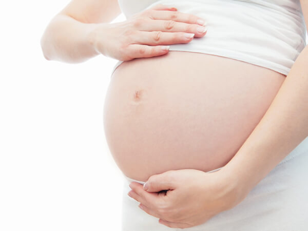 Mang thai cũng là yếu tố ảnh hưởng đến làn da
