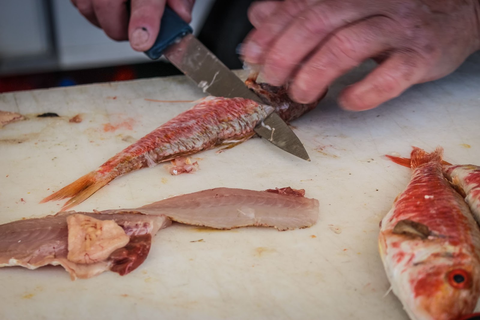 how to cut a fish fillet