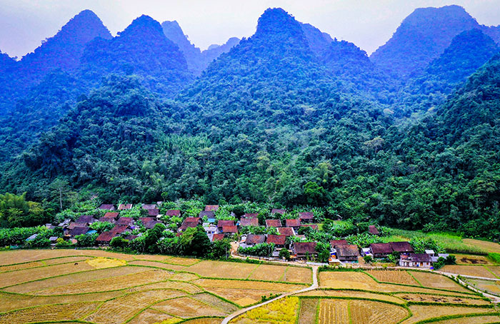 Tour du lịch Cao Bằng - Bản làng của người dân tộc Tày sinh sống