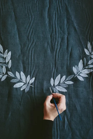 how to paint on fabric 