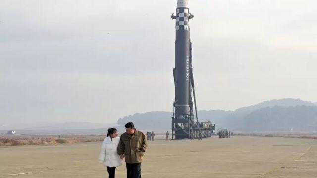 Tháng 11/2022, ông Kim lần đầu công khai con gái