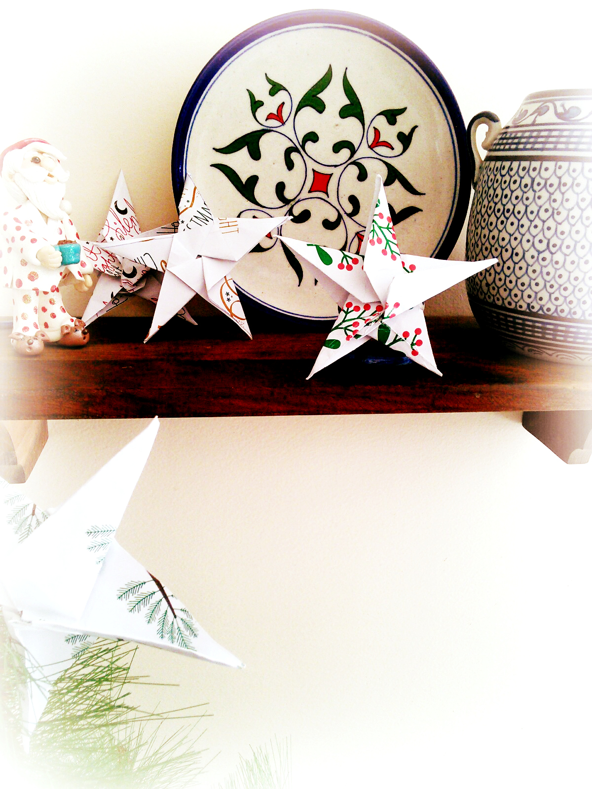 Origami Christmas stars made by paper | Sustainable Christmas decor ideas