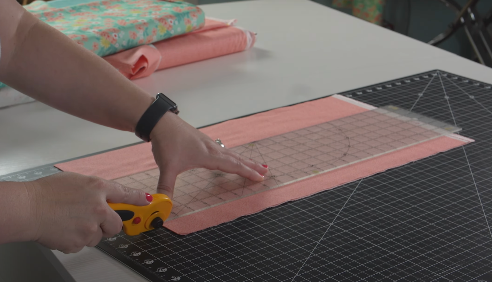 rotary cutter cutting fabric