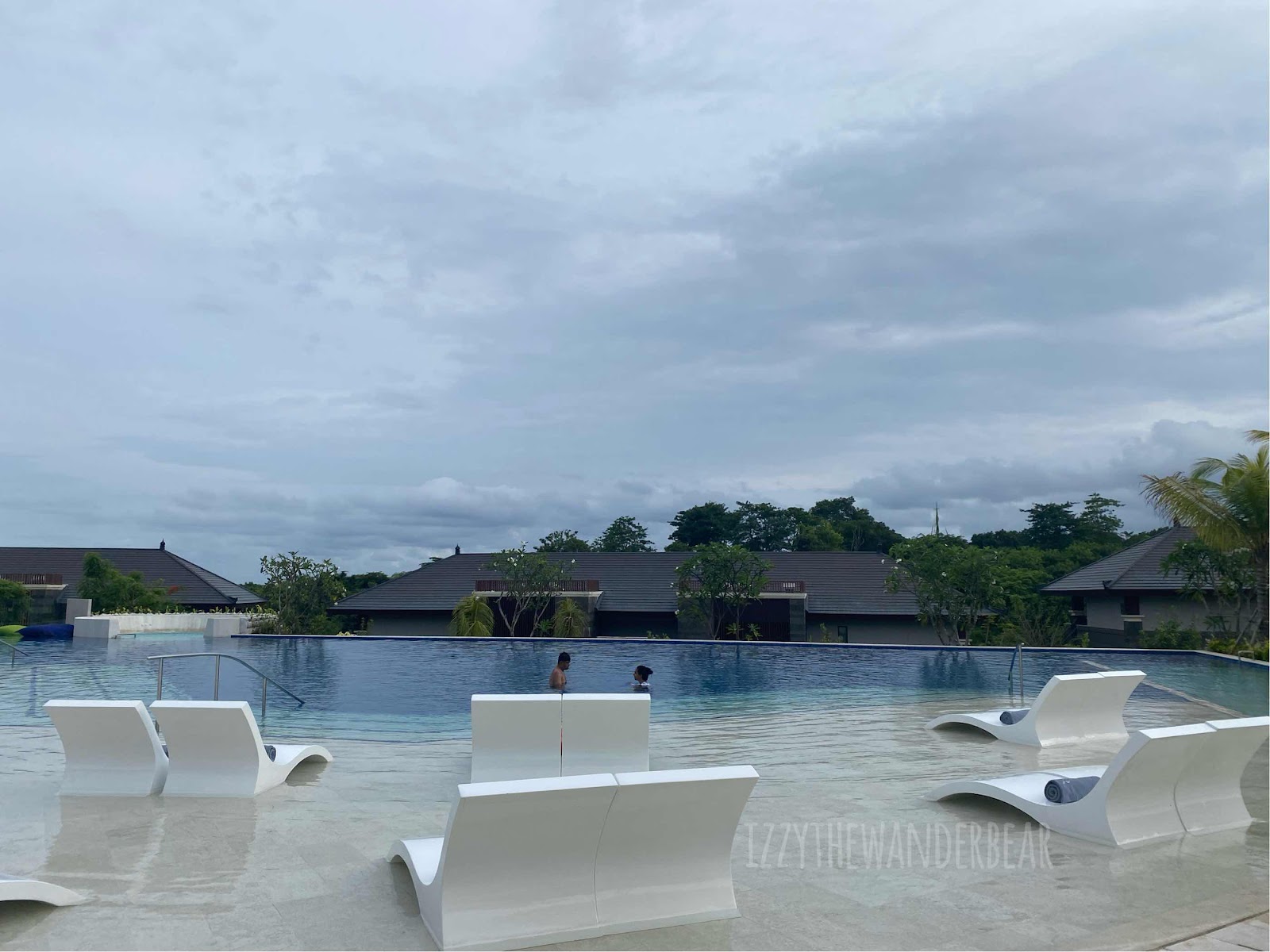 Renaissance Bali Nusa Dua Resort - Swimming Pool