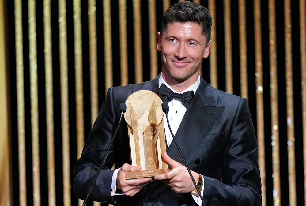 Lewandowski wins Gerd Mueller trophy for top scorer