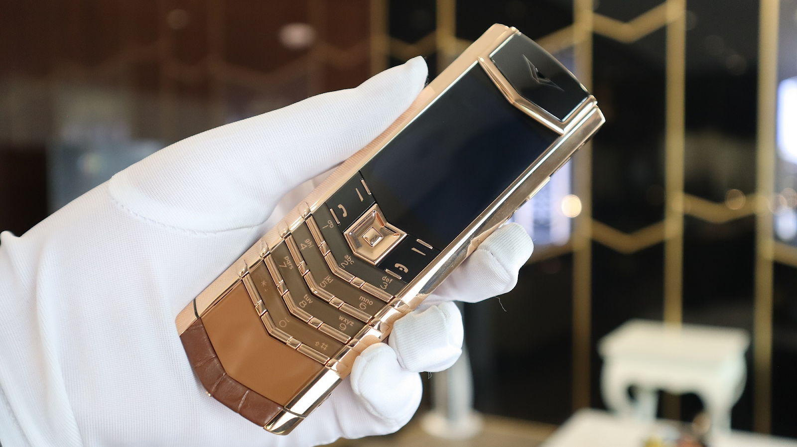 THIẾT KẾ CỦA VERTU SIGNATURE S ĐỈNH CỠ NÀO ?