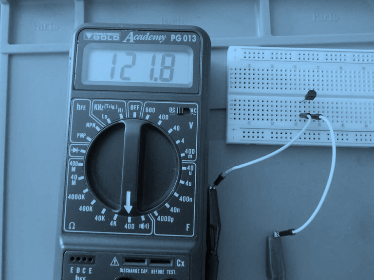 用万用表测试 JFET