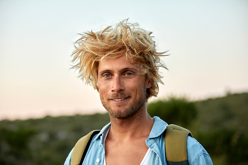 Surfer Hair: 19 Cool Surfer Hairstyles for Men