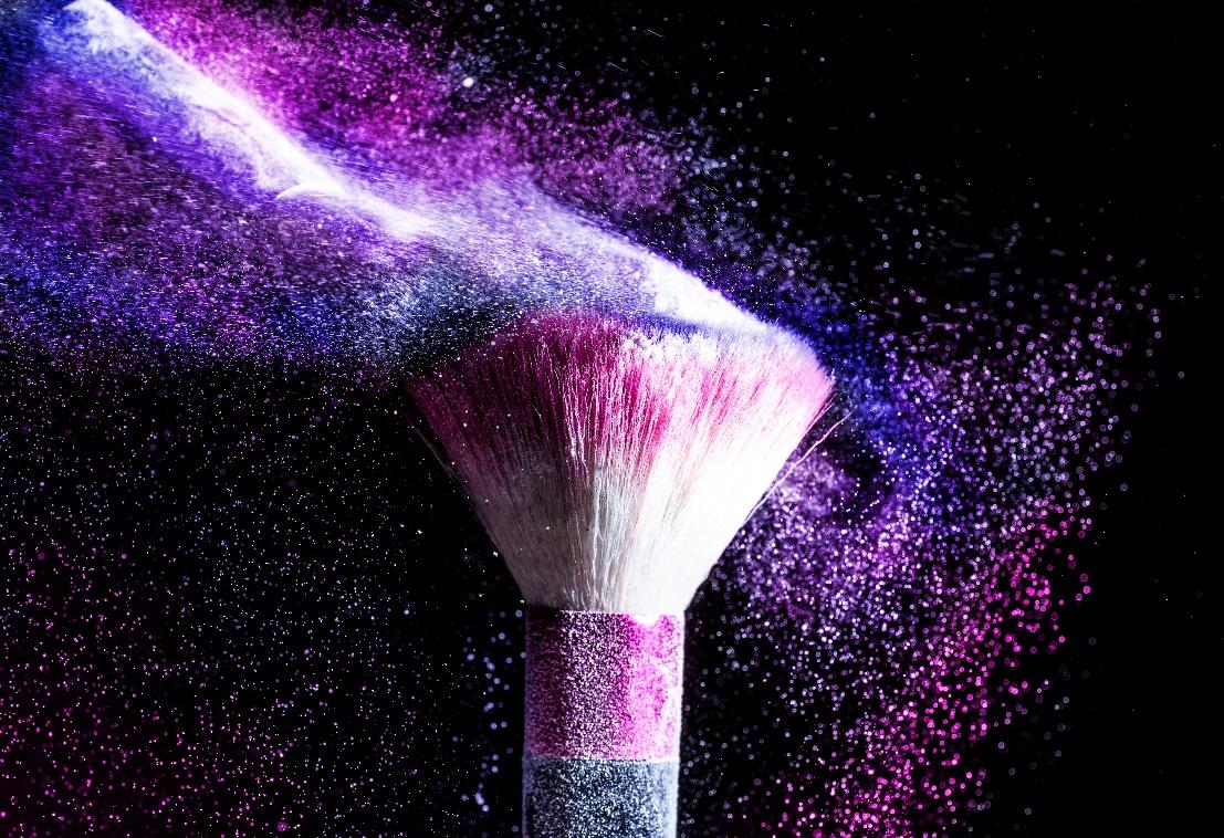 Makeup brush from colored powder