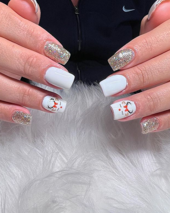 Snowy Rudolph nails