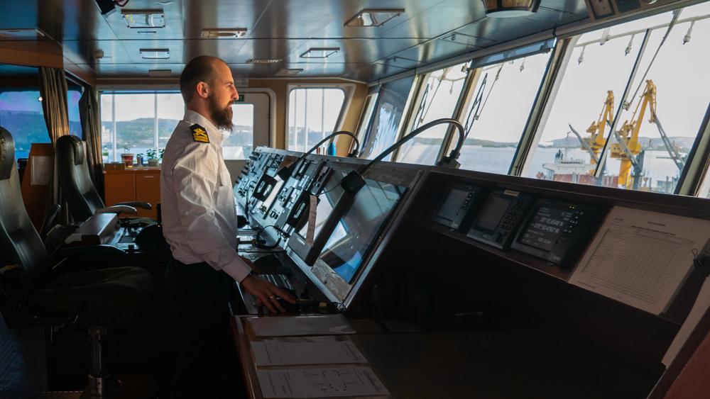 Life of a Merchant Navy Officer - Deck