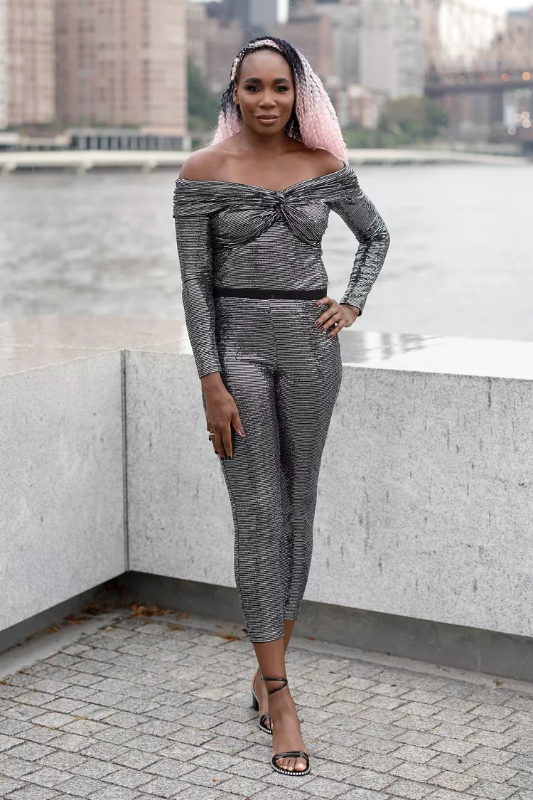 Venus Williams rocks pink hair for  New York Fashion Week 2023
