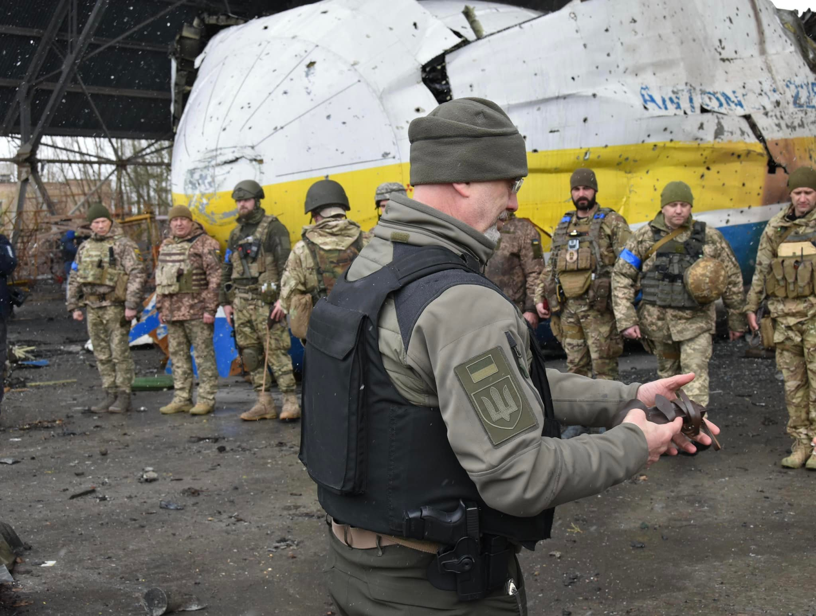 Спасенные украинцы. Украинские военные. Украинские военные преступники. Военные действия.