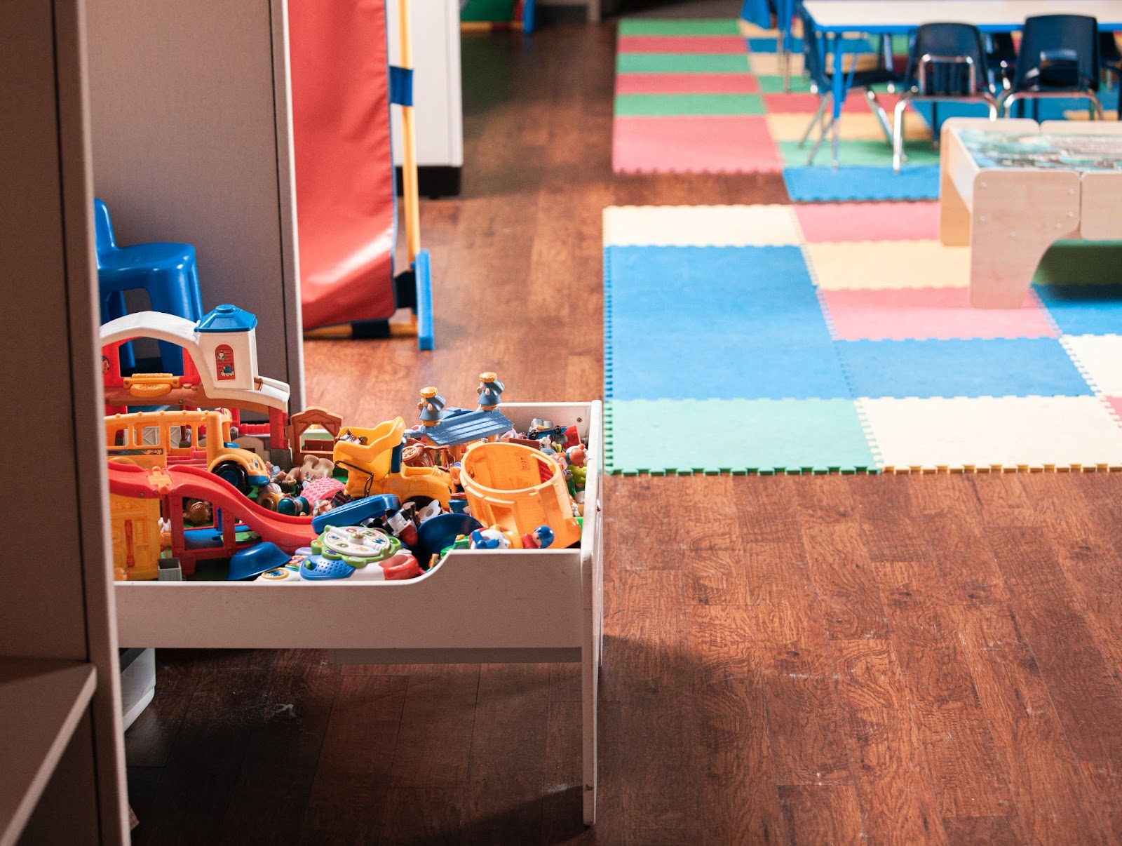 small playroom ideas on a budget