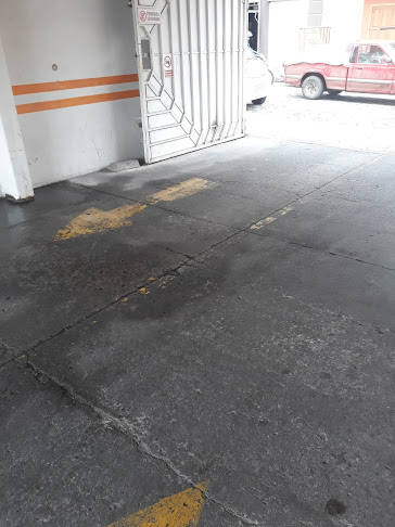 Opiniones de Parqueadero Carpio en Cuenca - Aparcamiento