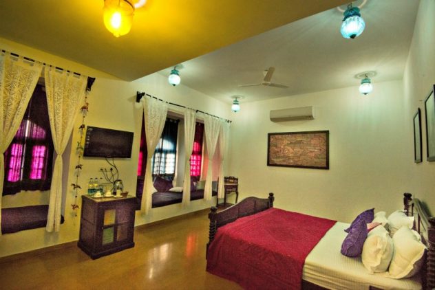Stay in a Luxury Room at Jaisalmer - Hotel The Golden House